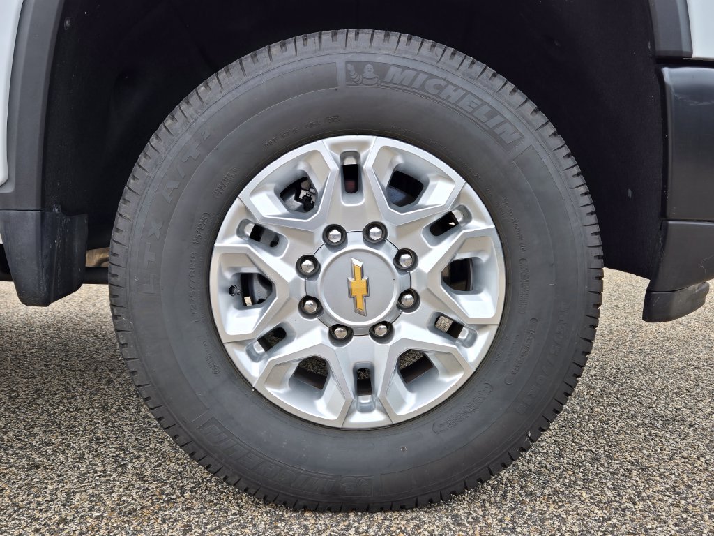 Used 2025 Chevrolet Silverado 3500 W/T AWD/4WD image 10