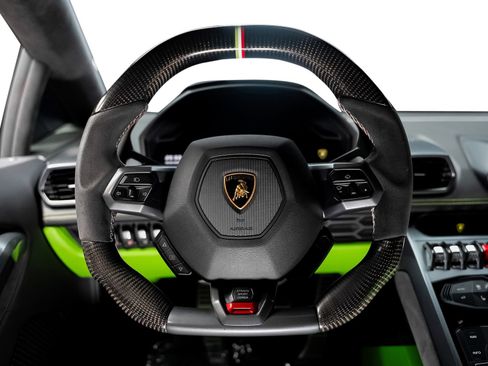 Used 2015 Lamborghini Huracan LP 610-4 AWD/4WD image 31