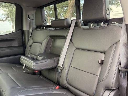 Used 2021 Chevrolet Silverado 1500 LT Trail Boss w/ Convenience Package II AWD/4WD image 18