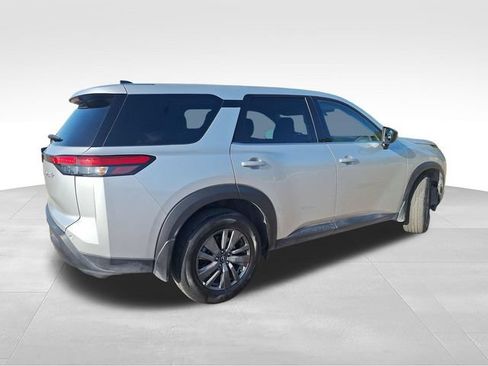 Certified 2025 Nissan Pathfinder S FWD image 8