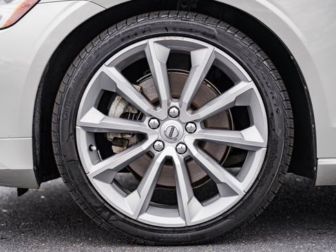 Used 2021 Volvo S60 T5 Momentum w/ Protection Package Premier image 19