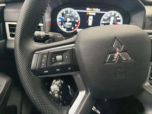 Used 2024 Mitsubishi Outlander SEL FWD image 25
