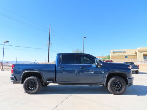 Used 2020 Chevrolet Silverado 2500 High Country image 9