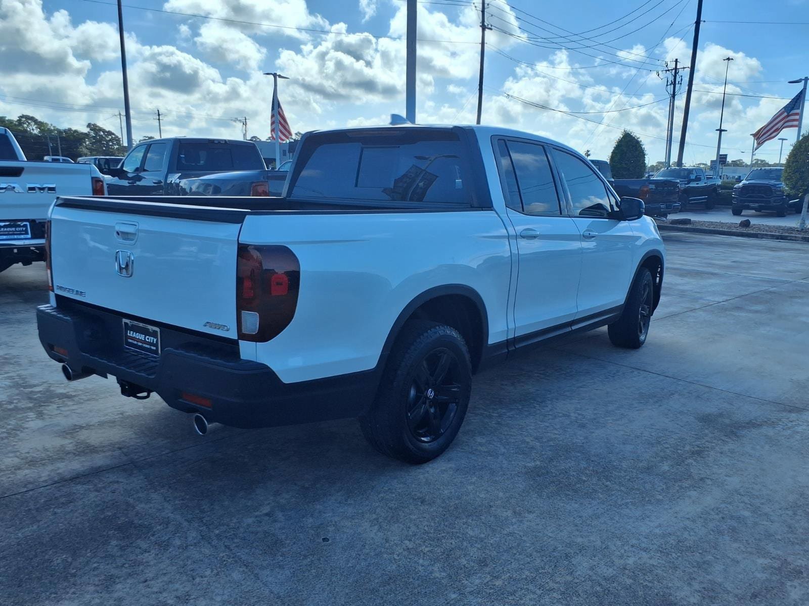 Used 2023 Honda Ridgeline Black Edition image 2