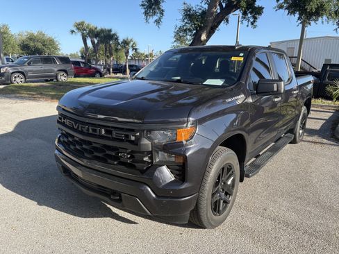 Used 2023 Chevrolet Silverado 1500 Custom AWD/4WD image 3