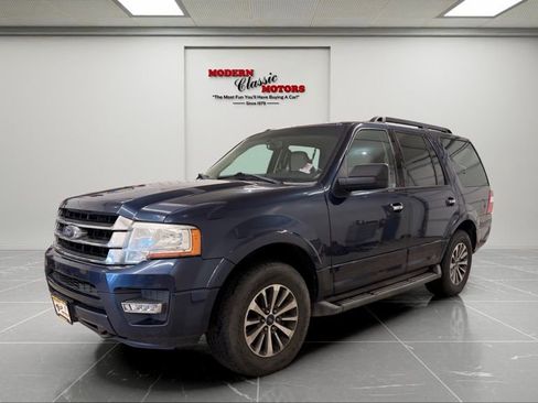 Used 2016 Ford Expedition XLT w/ Equipment Group 202A AWD/4WD image 3