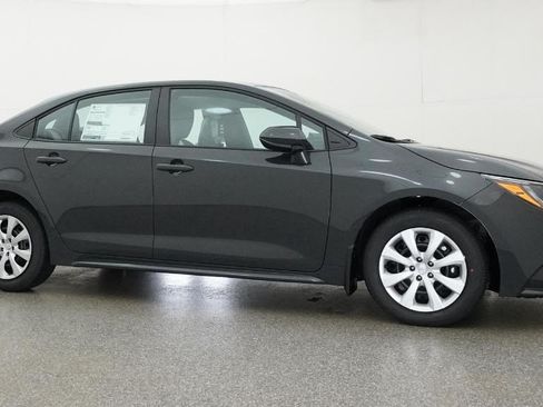 Used 2026 Toyota Corolla LE FWD image 31