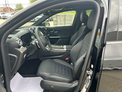 Used 2026 Mercedes-Benz GLC 300 4MATIC image 9