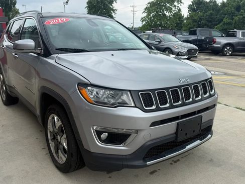 Used 2019 Jeep Compass Limited w/ Safety & Security Group AWD/4WD image 2