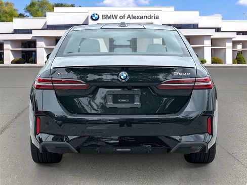 Used 2027 BMW 550e xDrive w/ Executive Package AWD/4WD image 6