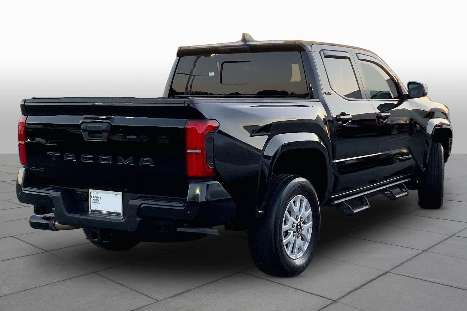 Used 2024 Toyota Tacoma SR5 AWD/4WD image 12