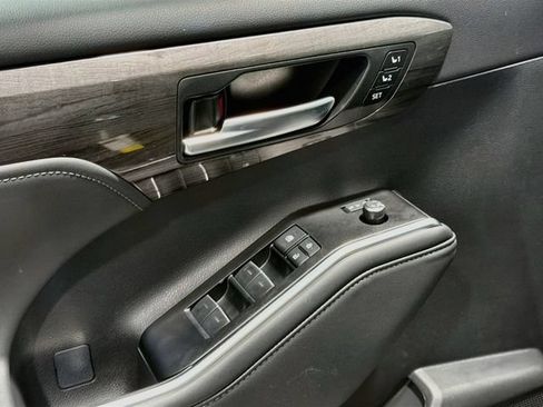 Certified 2026 Toyota Highlander Limited AWD/4WD image 15
