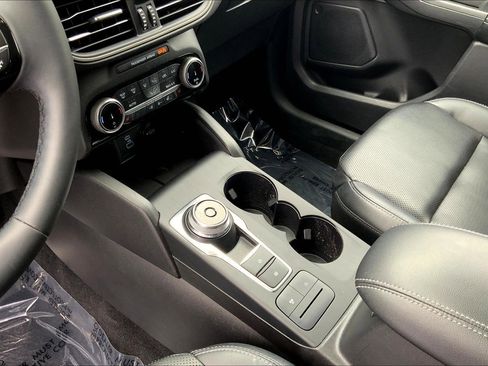 Used 2022 Ford Escape SEL image 15