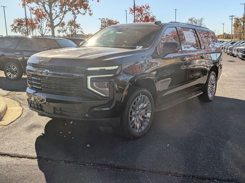 New 2026 Chevrolet Suburban RST w/ Comfort Package image 3