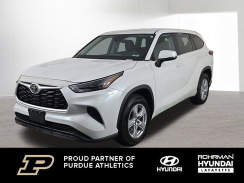 Used 2023 Toyota Highlander L image 1