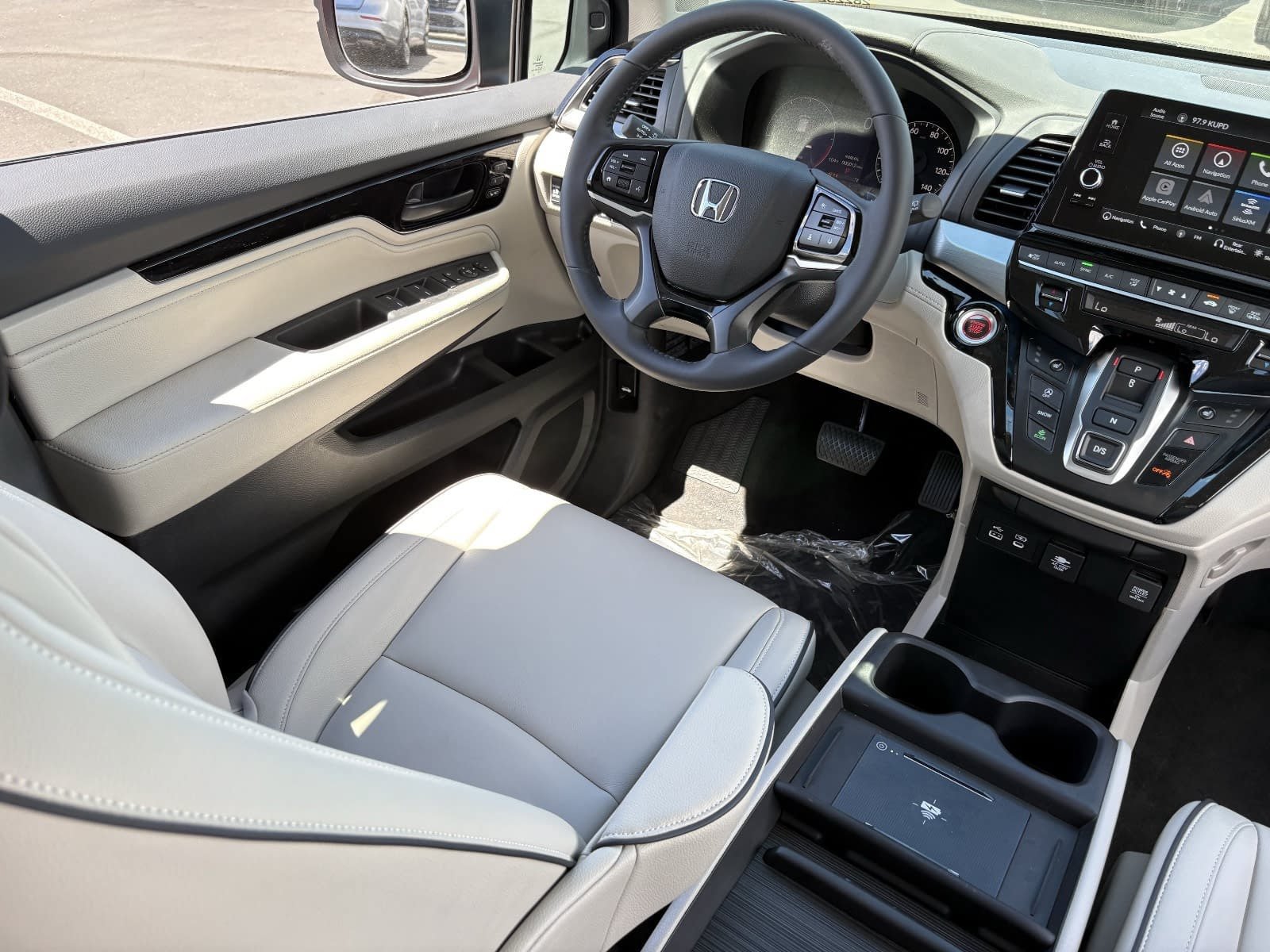 New 2026 Honda Odyssey Touring image 18