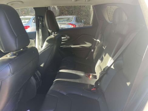 Used 2022 Jeep Cherokee 4WD Altitude image 12