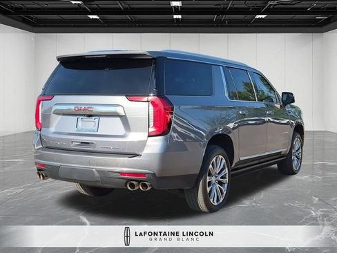 Used 2022 GMC Yukon XL Denali w/ Denali Ultimate Package AWD/4WD image 5