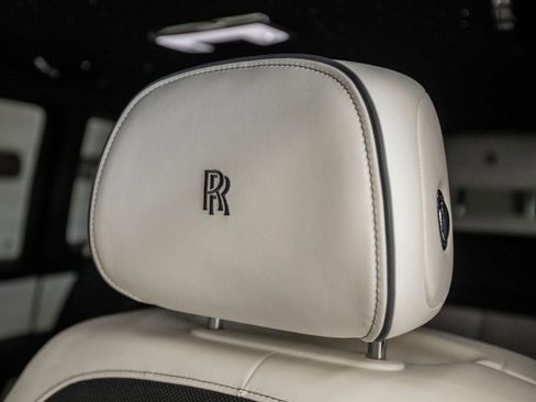 Used 2022 Rolls-Royce Cullinan w/ Cullinan Package AWD/4WD image 34