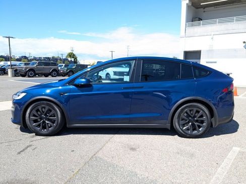 Used 2022 Tesla Model X image 9