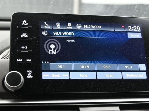 Used 2019 Honda Accord Sport image 12