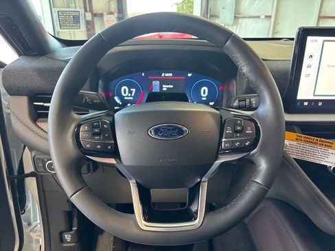 New 2026 Ford Explorer Platinum image 9