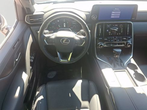 Used 2025 Lexus LX 600 4WD w/ Accessory Package (2T) image 14
