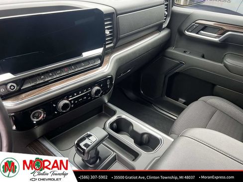 Used 2023 Chevrolet Silverado 1500 LT Trail Boss w/ LPO, Dark Essentials Package AWD/4WD image 15