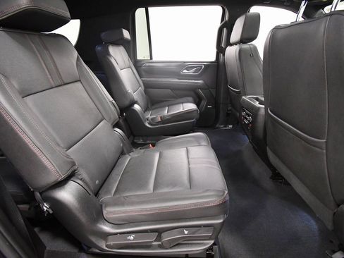 Used 2023 Chevrolet Suburban RST image 18