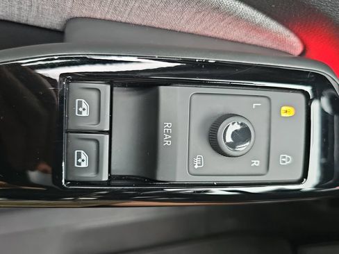 Used 2025 Volkswagen ID.4 Limited RWD image 26