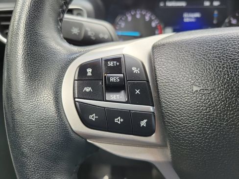 Used 2023 Ford Explorer XLT w/ Equipment Group 202A RWD image 21