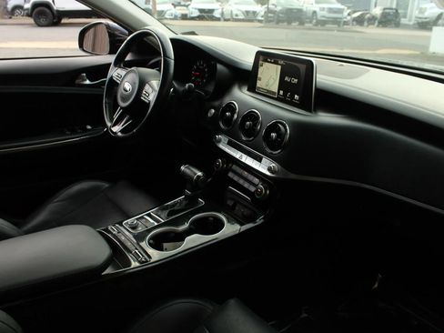 Used 2018 Kia Stinger Premium image 23