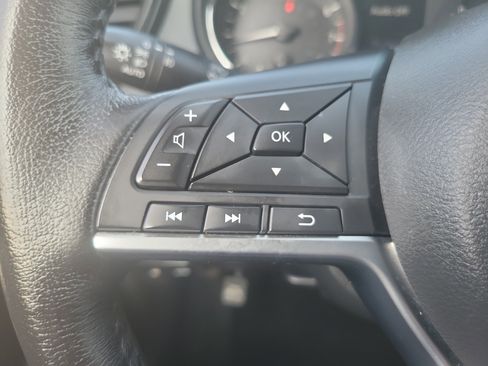 Used 2018 Nissan Rogue Sport SL w/ SL Premium Package image 9