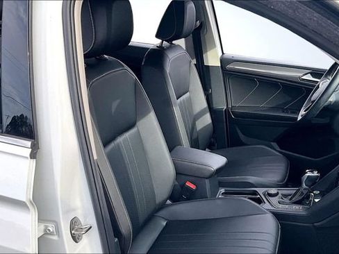 Used 2023 Volkswagen Tiguan SE AWD/4WD image 29