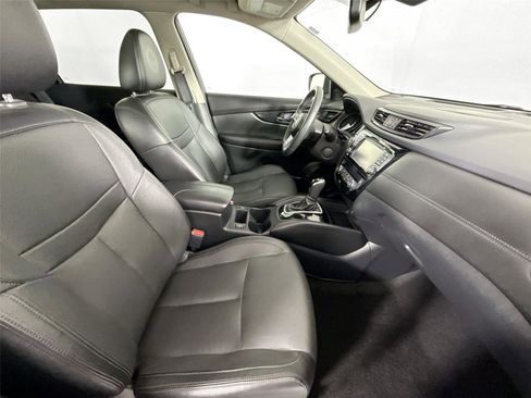 Used 2017 Nissan Rogue SL w/ SL Premium Package image 45