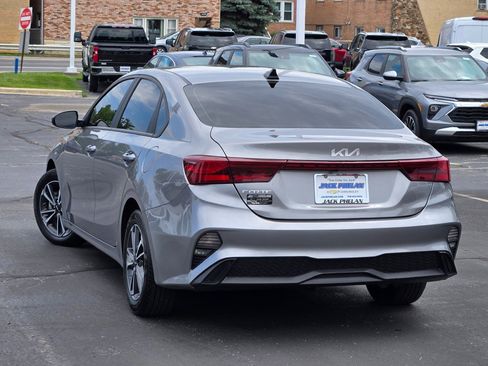 Used 2023 Kia Forte LXS image 13