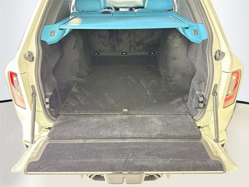 Used 2026 Rolls-Royce Cullinan AWD/4WD image 33