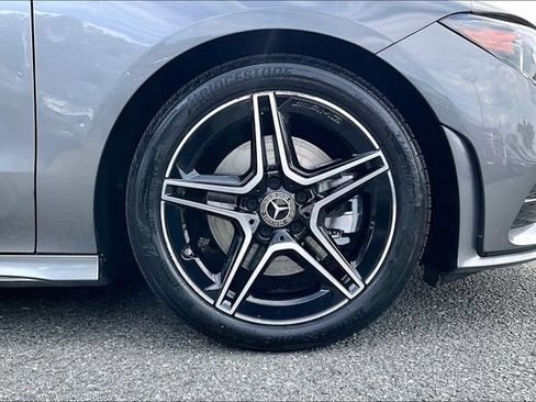 Used 2023 Mercedes-Benz CLA 250 4MATIC image 9