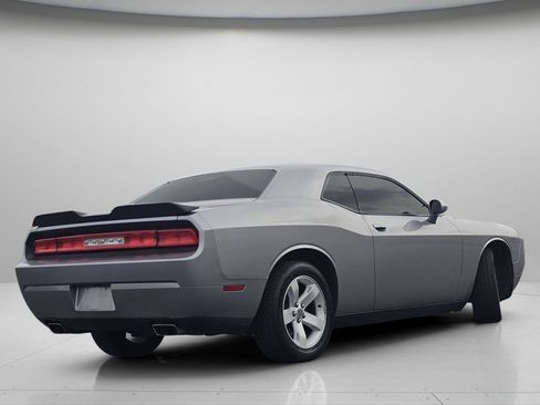 Used 2014 Dodge Challenger SXT RWD image 23