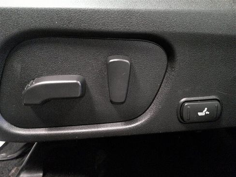 Used 2017 Subaru Forester 2.5i Premium w/ All-Weather Package image 28