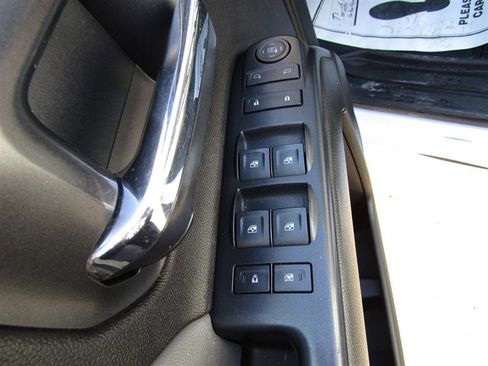 Used 2017 GMC Sierra 1500 4x4 Double Cab w/ Sierra Convenience Package image 10