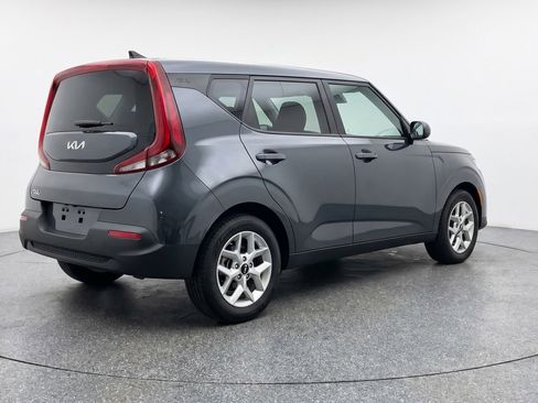 Used 2025 Kia Soul LX w/ LX Technology Package FWD image 9