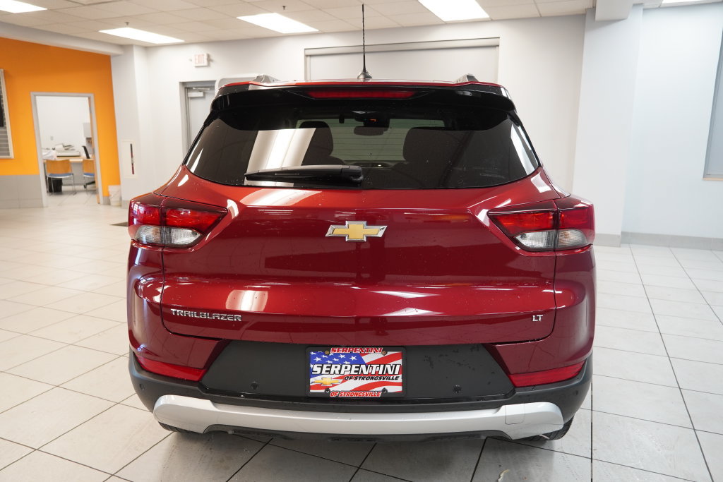 Used 2022 Chevrolet TrailBlazer LT w/ Convenience Package FWD image 8
