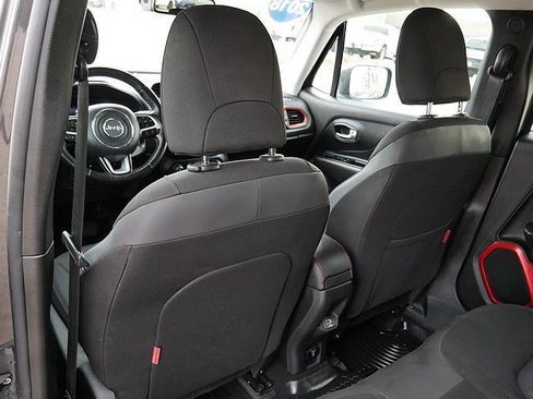 Used 2018 Jeep Renegade Trailhawk w/ Cold Weather Group II image 15