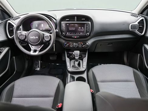 Used 2023 Kia Soul LX w/ LX Technology Package FWD image 27