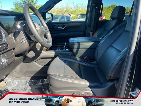 Used 2025 GMC Yukon Denali image 9