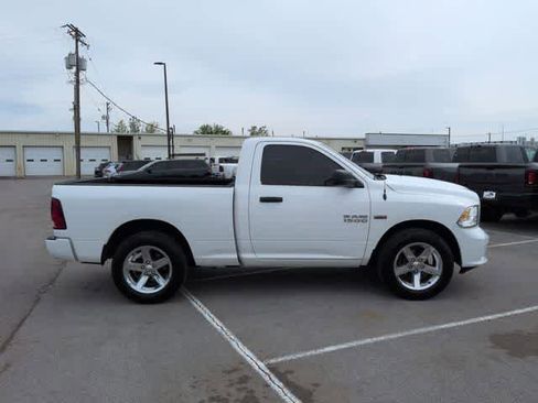 Used 2014 RAM 1500 Express RWD image 9