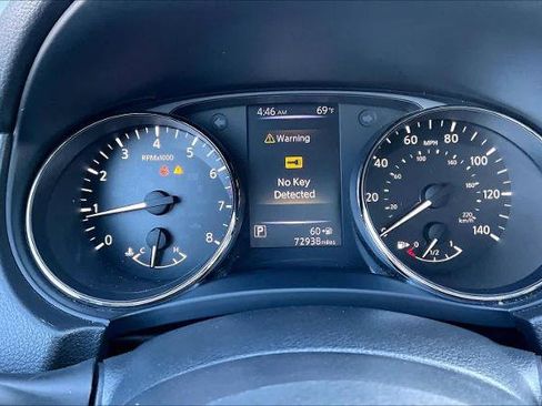 Certified 2018 Nissan Rogue Sport SV image 24