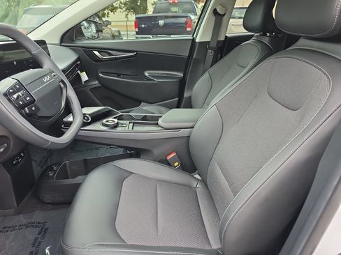 Certified 2025 Kia EV6 Light RWD image 8