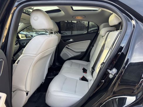 Used 2019 Mercedes-Benz GLA 250 4MATIC image 27